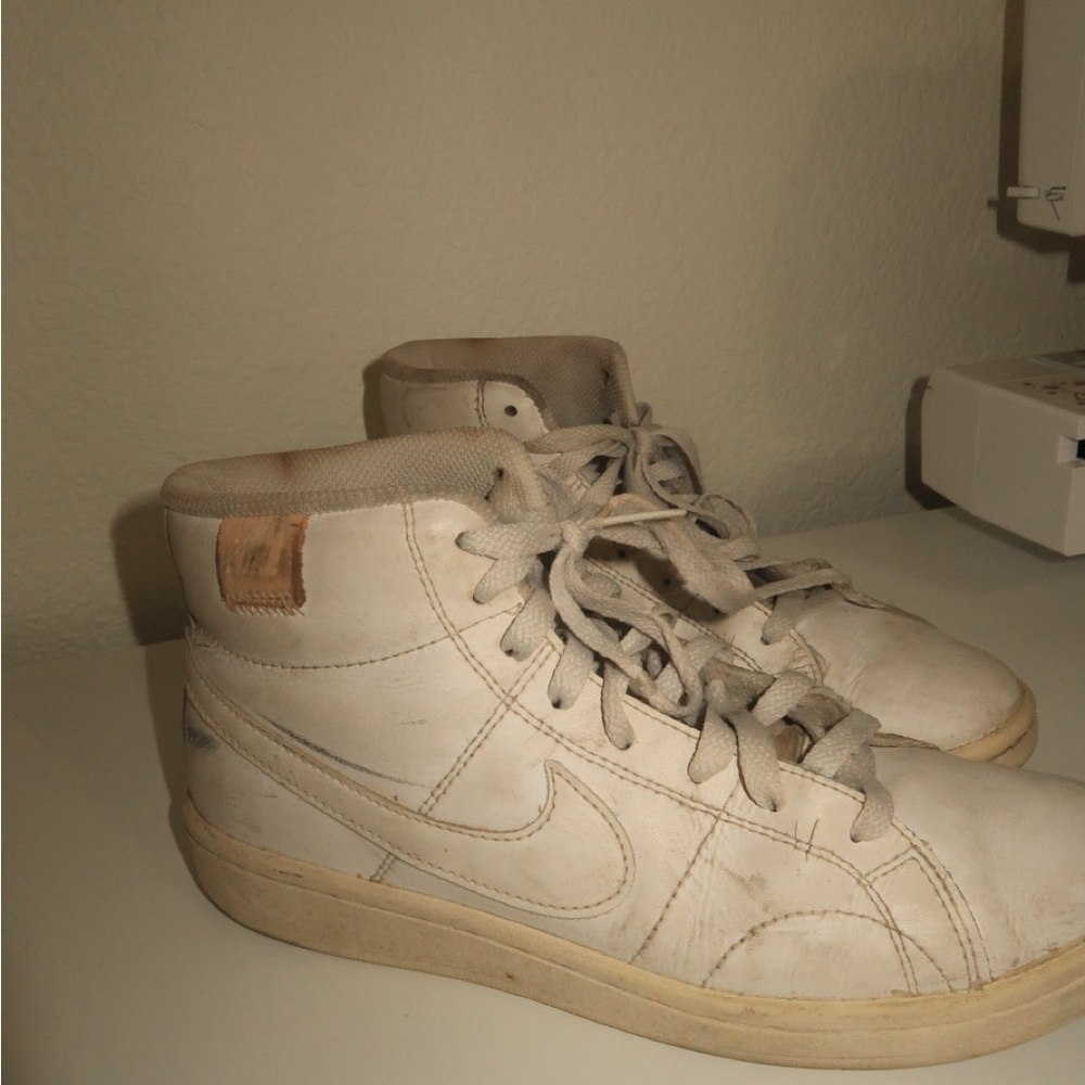 Retro Nike High Tops - Picture 3 of 10